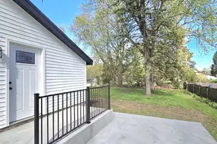130 N 10th Street N, Edmore, MI 48829 - Photo 3