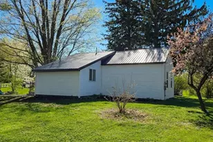 130 N 10th Street N, Edmore, MI 48829 - Photo 5