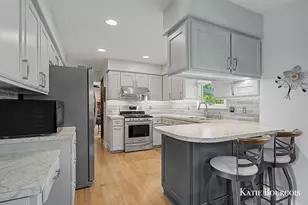 961 Maplerow Ave NW, Grand Rapids, MI 49534 - Photo 5