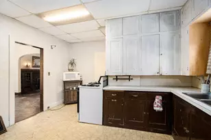 601 N Kalamazoo St, Paw Paw, MI 49079 - Photo 21