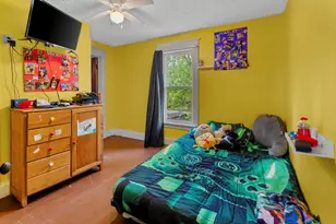 142 S West St, Hillsdale, MI 49242 - Photo 25