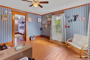 142 S West St, Hillsdale, MI 49242 - Photo 21