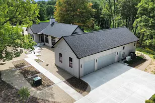 2954 Peach Creek Ct, Fennville, MI 49408 - Photo 45