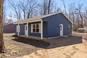 8992 Mackinaw Trail Dr, Howard City, MI 49329 - Photo 3