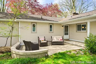 4090 Baywood Dr SE, Grand Rapids, MI 49546 - Photo 5