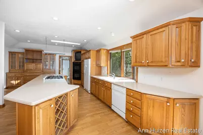 786 N Shore Drive, Holland, MI 49424 - Photo 5