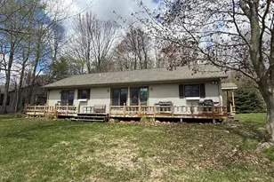8917 Longview Dr, Canadian Lakes, MI 49346 - Photo 3
