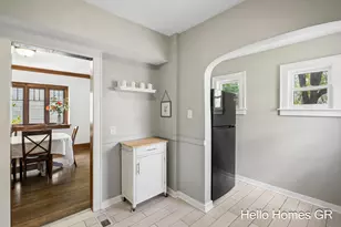 949 College Ave NE, Grand Rapids, MI 49503 - Photo 13