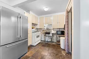 20435 Louise St, Livonia, MI 48152 - Photo 13