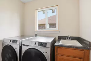 34394 Means Dr, Clinton Twp, MI 48035 - Photo 11