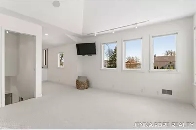17554 Grand River Avenue, Spring Lake, MI 49456 - Photo 19