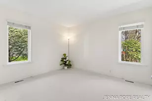 17554 Grand River Ave, Spring Lake, MI 49456 - Photo 15