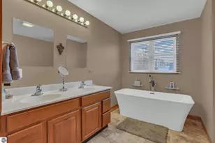 8965 S 35 Rd, Cadillac, MI 49601 - Photo 23