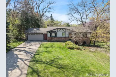2160 Fox Ridge Drive NE, Grand Rapids, MI 49505 - Photo 31