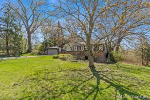 2160 Fox Ridge Dr NE, Grand Rapids, MI 49505 - Photo 3