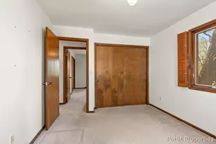 2160 Fox Ridge Dr NE, Grand Rapids, MI 49505 - Photo 13