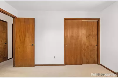 2160 Fox Ridge Drive NE, Grand Rapids, MI 49505 - Photo 15