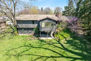 2160 Fox Ridge Dr NE, Grand Rapids, MI 49505 - Photo 35