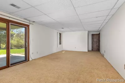 2160 Fox Ridge Drive NE, Grand Rapids, MI 49505 - Photo 21