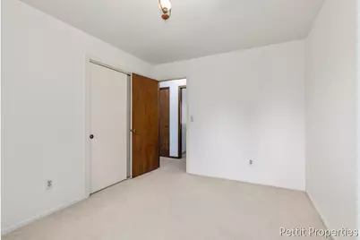 2160 Fox Ridge Drive NE, Grand Rapids, MI 49505 - Photo 17