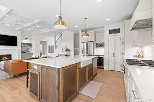 8115 Hanna Lake Ave SE, Caledonia, MI 49316 - Photo 9