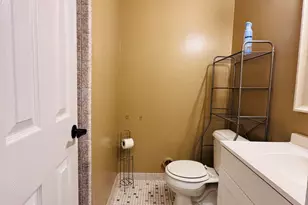 7640 Woodview St, Westland, MI 48185 - Photo 15