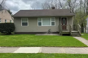 864 Carrier Creek Blvd NE, Grand Rapids, MI 49503 - Photo 1