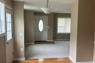 864 Carrier Creek Blvd NE, Grand Rapids, MI 49503 - Photo 3