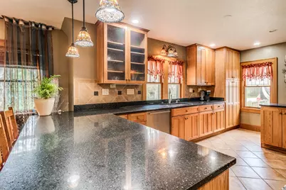 15 Pioneer Street, Battle Creek, MI 49015 - Photo 5