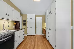 2335 Breton Rd SE, Grand Rapids, MI 49546 - Photo 15