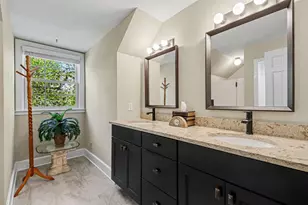 2335 Breton Rd SE, Grand Rapids, MI 49546 - Photo 27