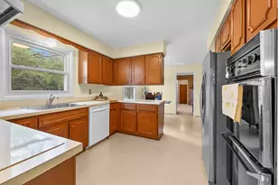 19168 Chelton Dr, Beverly Hills, MI 48025 - Photo 15