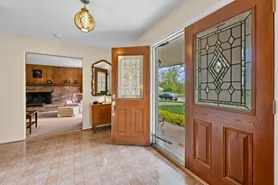 19168 Chelton Dr, Beverly Hills, MI 48025 - Photo 5