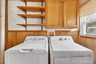 521 W Court St, Hastings, MI 49058 - Photo 25
