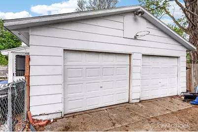 521 W Court Street, Hastings, MI 49058 - Photo 9