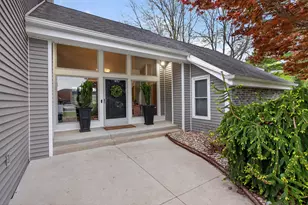 4530 Eagle Dr, Jackson, MI 49201 - Photo 3