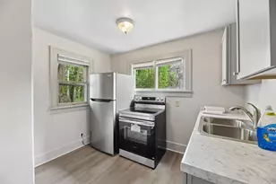 1135 Lavette Ave, Benton Harbor, MI 49022 - Photo 5
