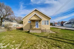 15 N Lakeshore Dr, Manistee, MI 49660 - Photo 3
