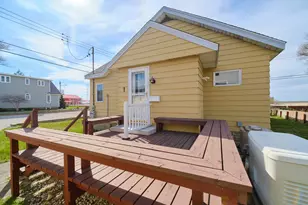 15 N Lakeshore Dr, Manistee, MI 49660 - Photo 5