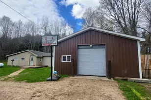 12496 Big 4 Rd, Bear Lake, MI 49614 - Photo 7