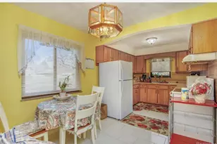 19954 Woodcrest St, Harper Woods, MI 48225 - Photo 5