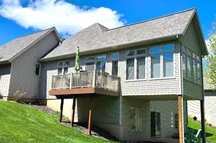 1698 Oakleigh Woods Dr NW, Grand Rapids, MI 49504 - Photo 3