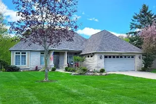 1698 Oakleigh Woods Dr NW, Grand Rapids, MI 49504 - Photo 1