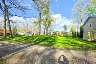 257 Edgewood Dr, Quincy, MI 49082 - Photo 3