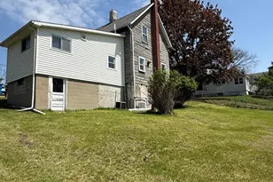 26 Fayette St W, Hillsdale, MI 49242 - Photo 23