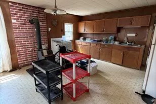 26 Fayette St W, Hillsdale, MI 49242 - Photo 7