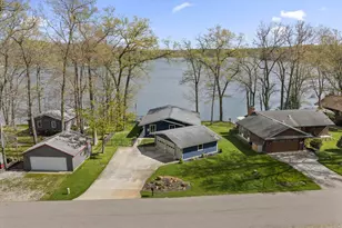 89513 Shorelane Dr, Lawton, MI 49065 - Photo 9