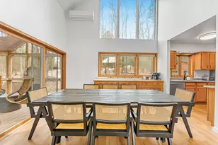 10 Island View Dr, Traverse City, MI 49696 - Photo 15