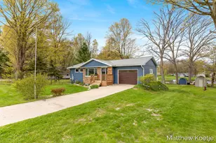 4405 Chippewa Trail, Fremont, MI 49412 - Photo 3