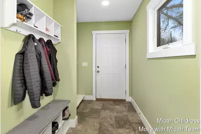 40 E Maple Street NE, Cedar Springs, MI 49319 - Photo 13